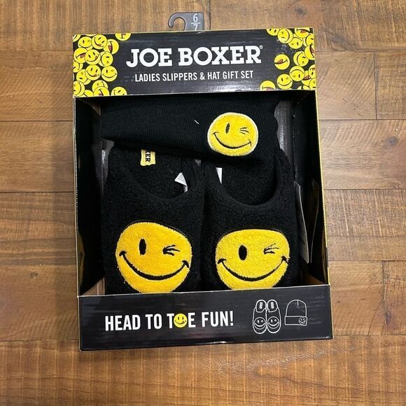 Joe Boxer Women”s Smiley Face Slipper and Hat Gift Set - Picture 2 of 5